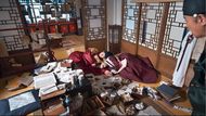 King Lee-heon and Ji-young investigated the truth (Image via Netflix)